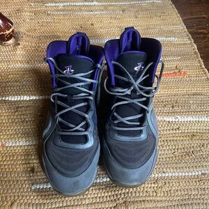 Air Penny 5 ‘Phoenix’ Men’s Size 8.5 Pre- Owned No Box